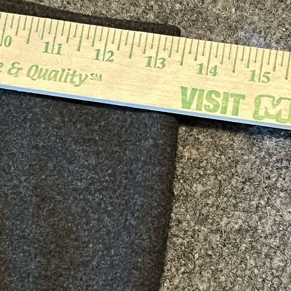 BCBG, MAXAZRIA, wool blend, midi a-line modest, workwear skirt,  size 2 ￼￼￼￼ - Picture 4 of 8